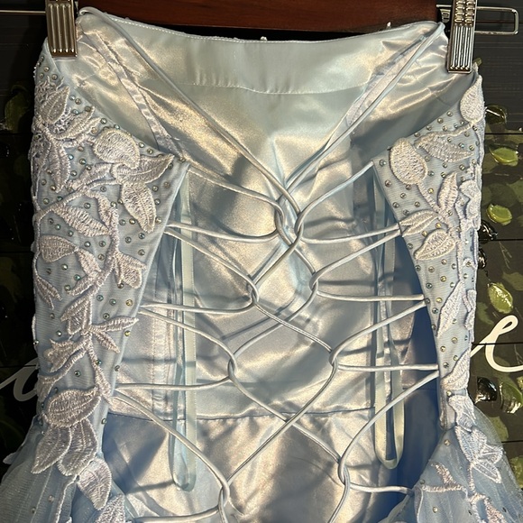 SALE🎉. Amelia Couture short formal - Picture 7 of 10